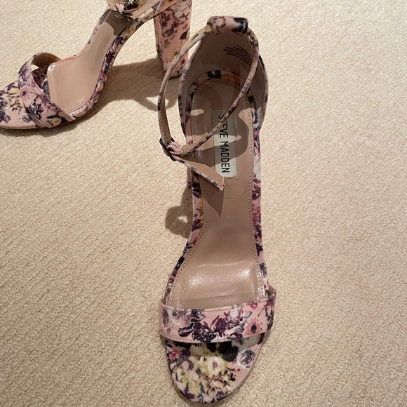 Steve Madden floral velour heels - Picture 3 of 5